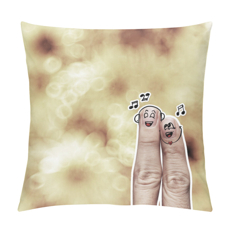 Personality  The Happy Finger Couple In Love With Painted Smiley And Sing A S Pillow Covers