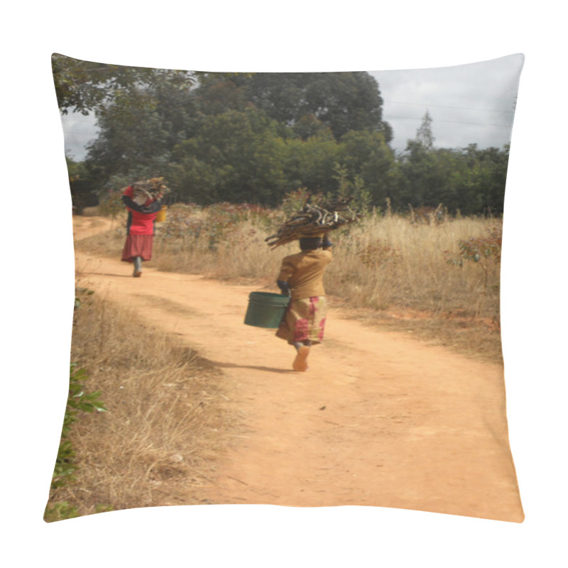 Personality  African Women With Buckets Of Water And Firewood Tanzania - Afri Pillow Covers