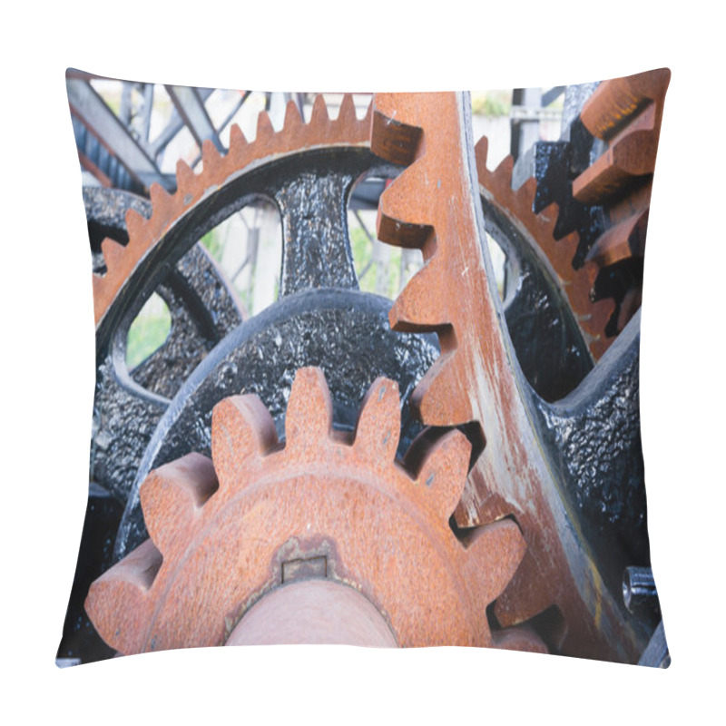 Personality  Original Gear Mechanism For Raising Lowering Murray Morgan Drawbridge Pillow Covers