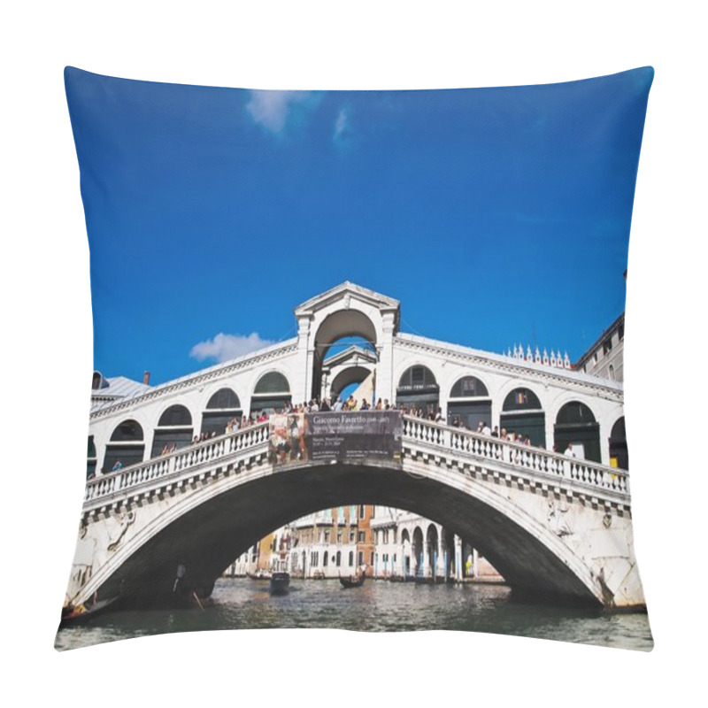 Personality  The Rialto Bridge, Venice, Italy Pillow Covers