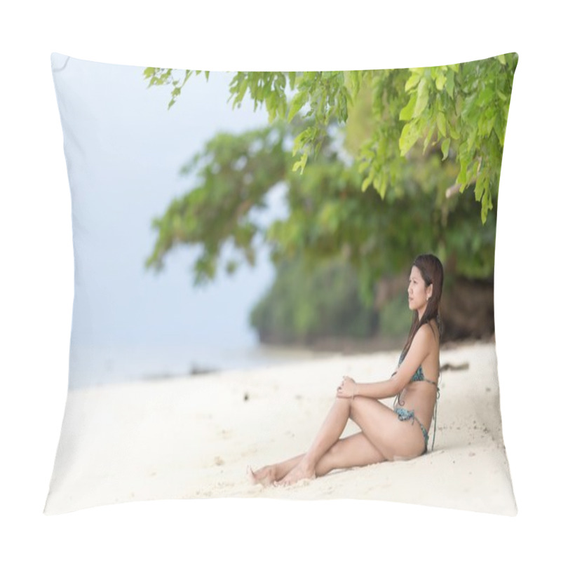 Personality  Beautiful Filipina Woman On A Tropical Beach Pillow Covers