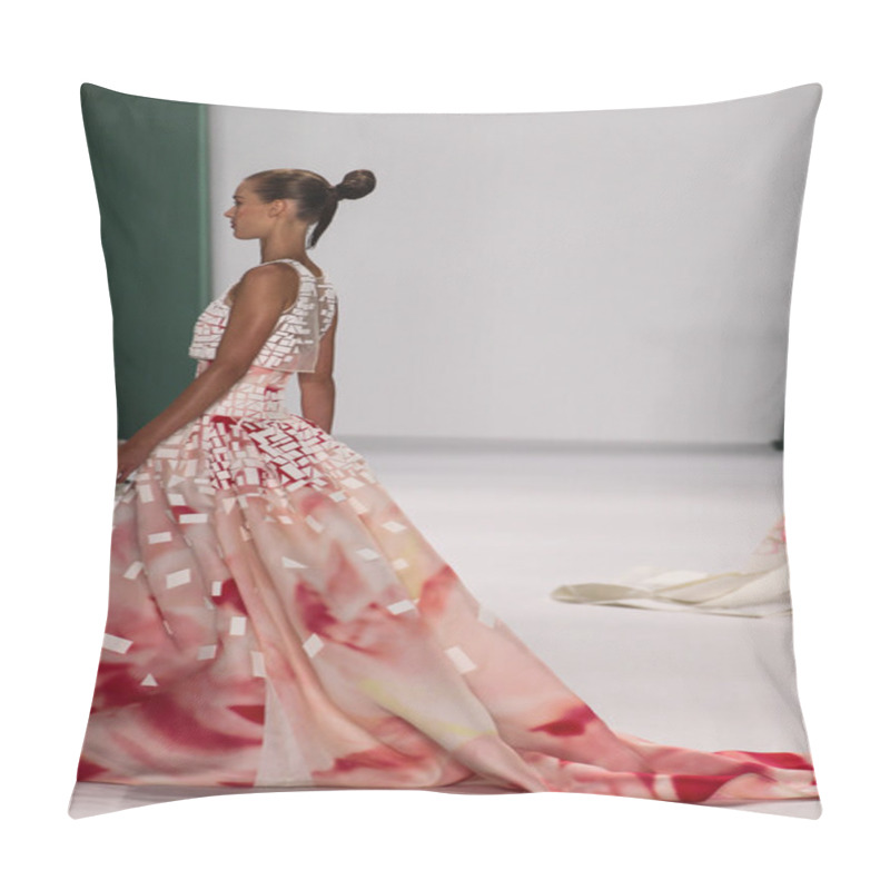 Personality  Model Elena Bartels Walk The Runway At The Carolina Herrera Fashion Show Pillow Covers