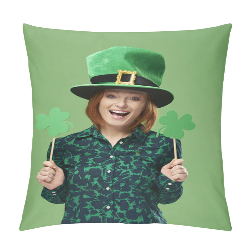 Personality  Portrait Of Smiling Leprechaun With Clover Shaped Banner   Pillow Covers