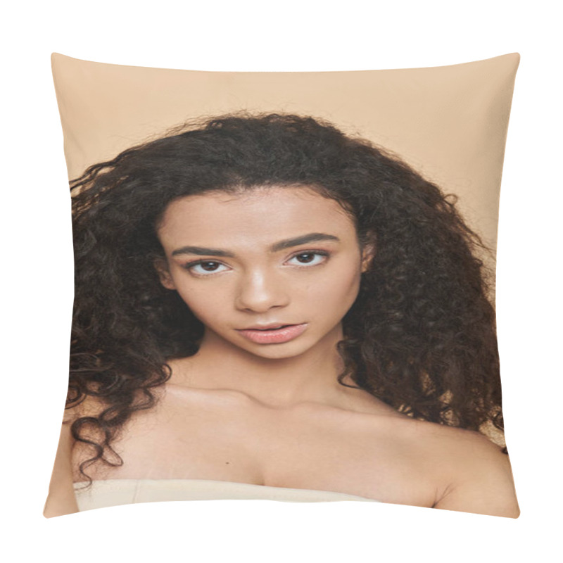 Personality  A Young Woman With Dark Curly Hair And Bare Shoulders Looks Directly At The Camera. Pillow Covers