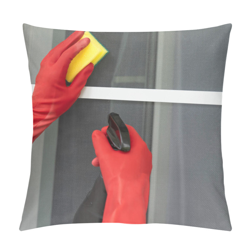 Personality  Cleaning Service Worker In Red Rubber Gloves Clean The Mosquito Net Using A Spray And Sponge Pillow Covers