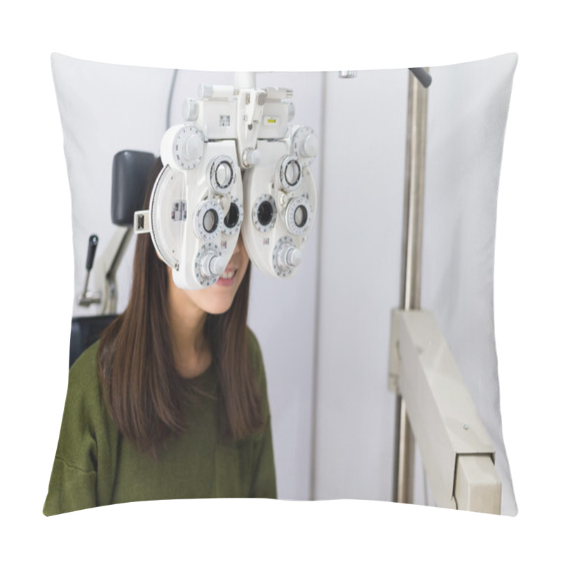 Personality  Woman Checking Vision At Eye Clinic Pillow Covers