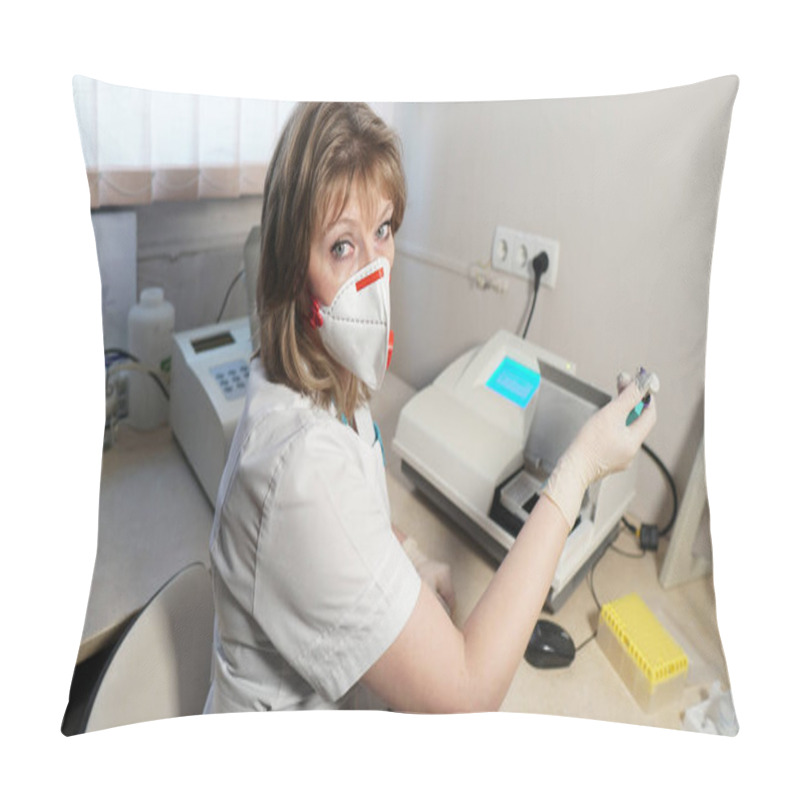 Personality  Portrait Of A Medical Laboratory Technician With Red Valve Respirator From Coronavirus In A Laboratory For Investigation. . Lab Technician Holding The Pipette And Testing A Blood Samples Pillow Covers