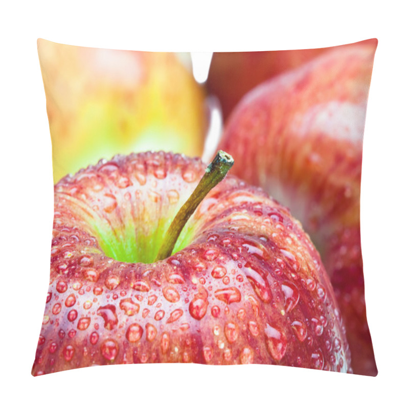 Personality  Juicy Apples In Drop Of Water Pillow Covers