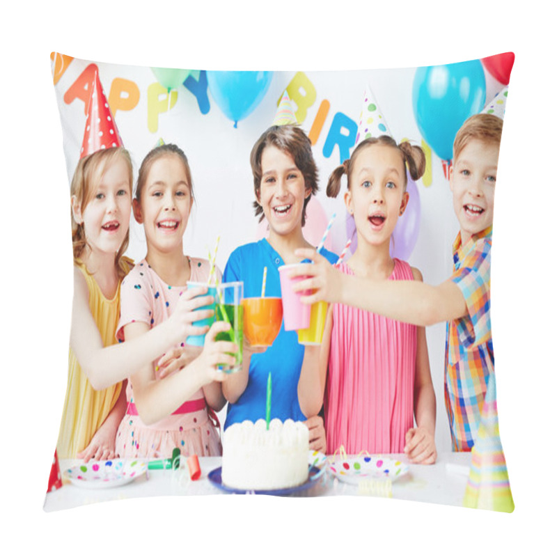 Personality  Kids Toasting With Drinks At Birthday Party Pillow Covers