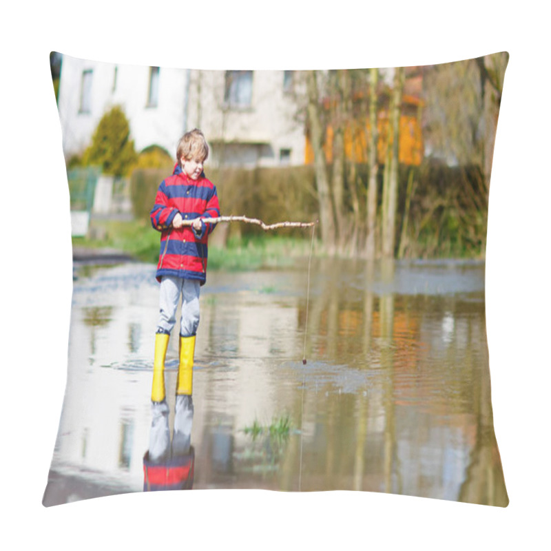 Personality  Little Kid Boy Playing With Fishing Rod By Puddle Pillow Covers