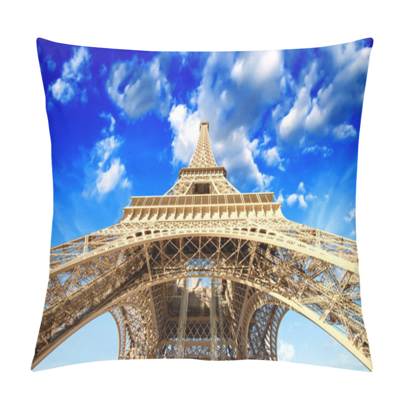 Personality  Paris. Powerful Structure Of Magnificent Eiffel Tower At Sunset Pillow Covers