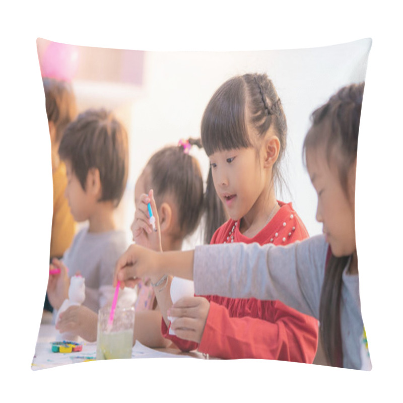 Personality  Asian Girl And Boys Is Painting On Dolls In Art Group Pillow Covers