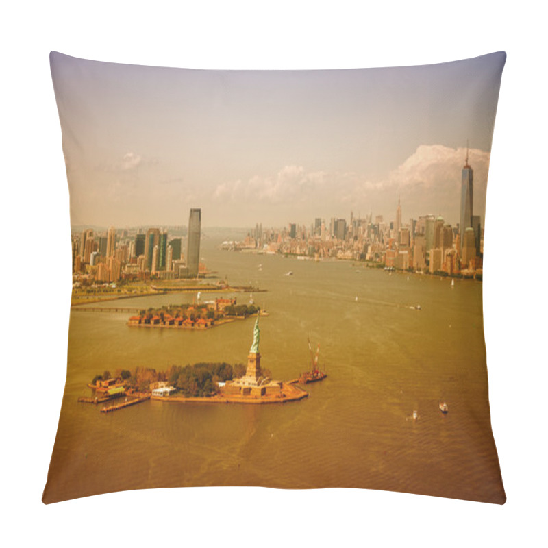 Personality  The Statue Of Liberty, Manhattan And Jersey City Skyline Pillow Covers