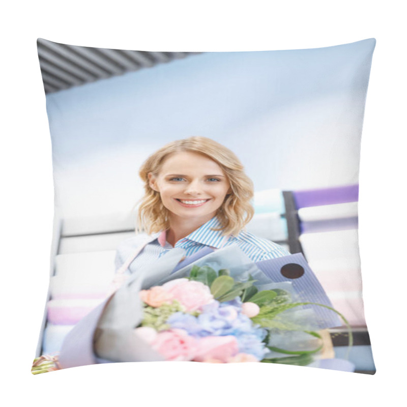 Personality  Florist Arranging Bouquet Pillow Covers