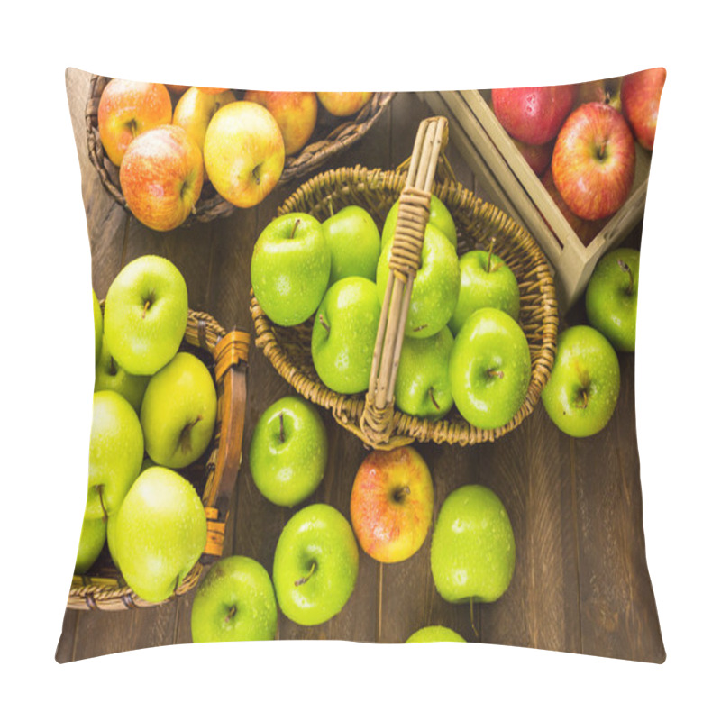 Personality  Variety Of Organic Apples Pillow Covers