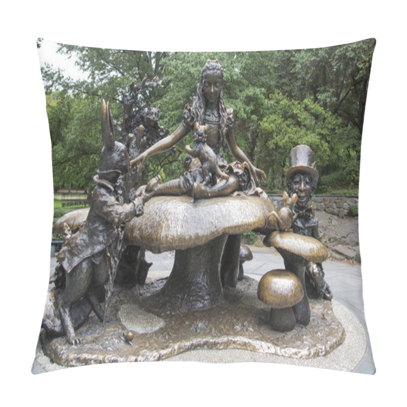 Personality  Alice In Wonderland Statue, Central Park, New York City Pillow Covers