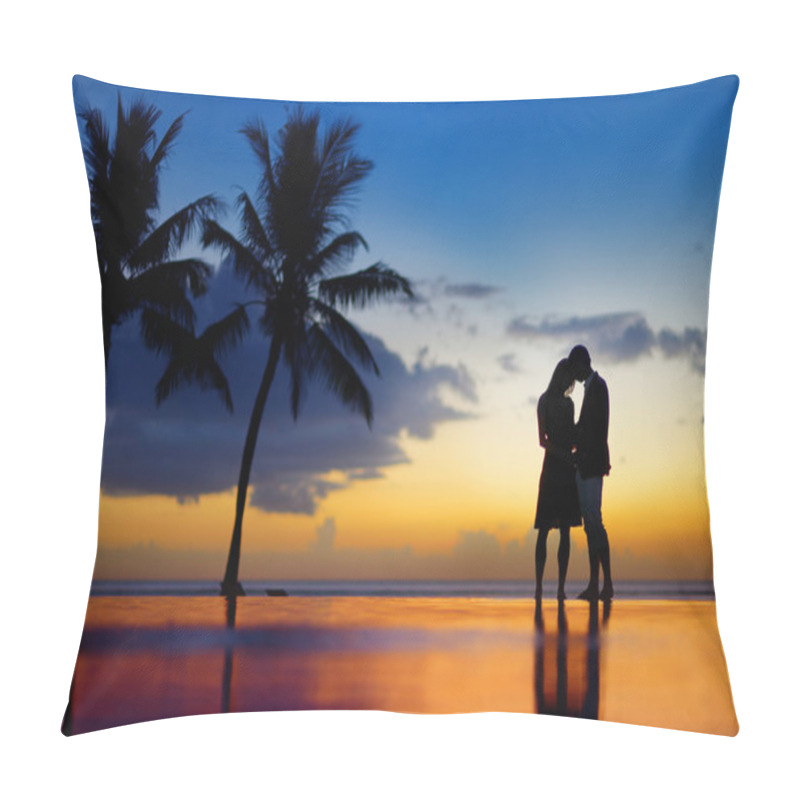 Personality  Young Couple At Scenic Sunset Pillow Covers