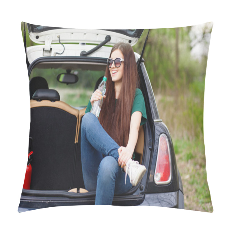 Personality  Young Woman On A Road Trip Pillow Covers