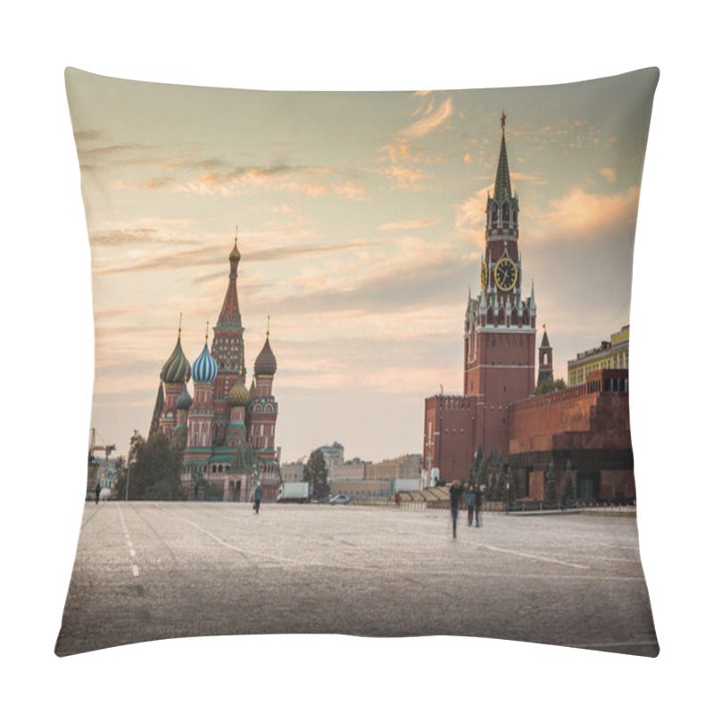 Personality  Red Square And St. Basil's Cathedral Pillow Covers