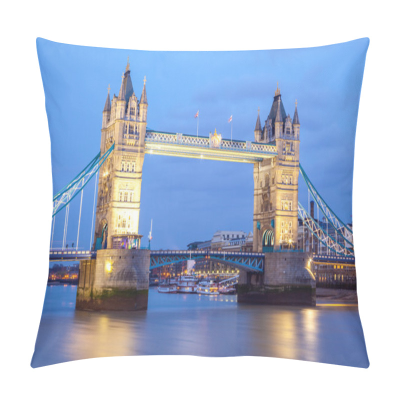 Personality  Tower Bridge England Pillow Covers