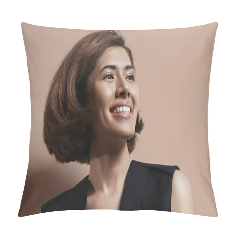 Personality  Woman With Natural Makeup Pillow Covers