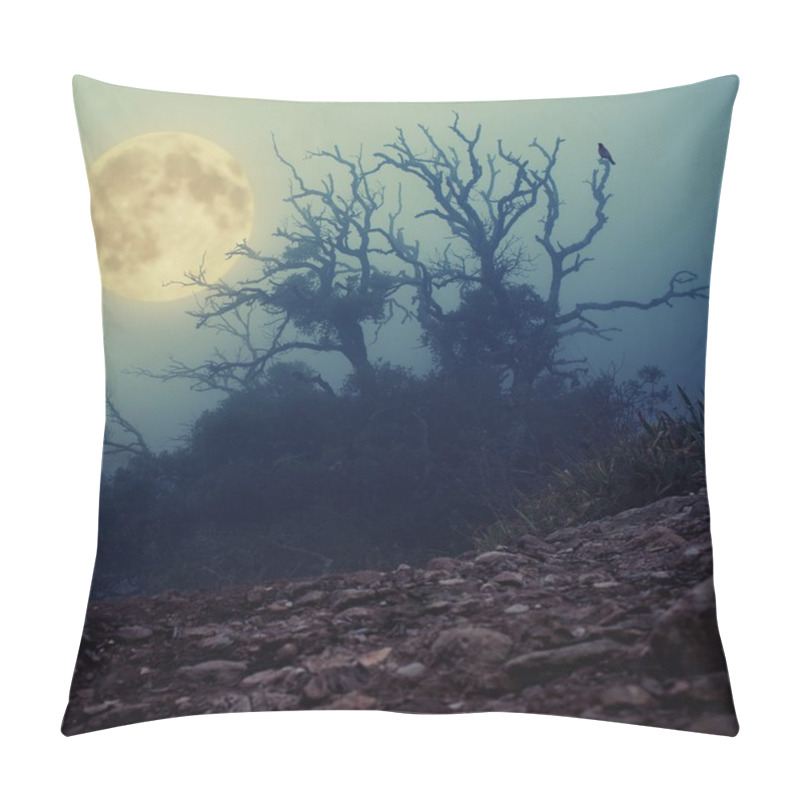 Personality  Old Spooky Tree Pillow Covers