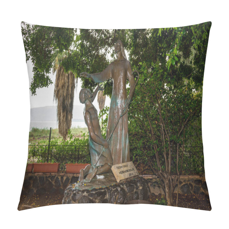 Personality  Sculpture Of Jesus And Peter In The Garden Of Church Of The Prim Pillow Covers