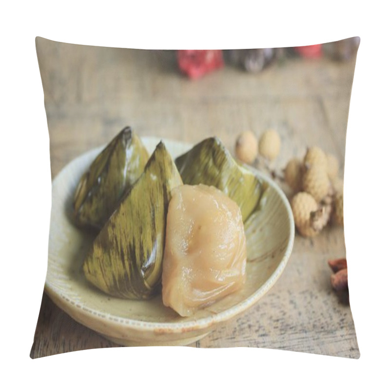 Personality  Dough Wrapped In Banana Leaves Pillow Covers