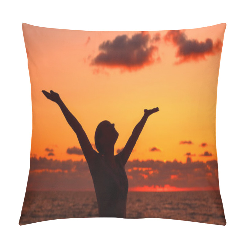 Personality  Woman's Silhouette Over Sunset Pillow Covers