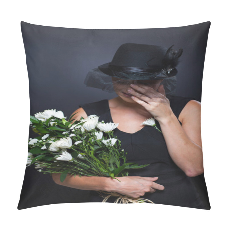 Personality  Widow Crying At Funeral Pillow Covers