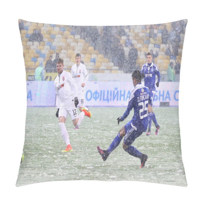 Personality  Cup Of Ukraine: FC Dynamo Kyiv V Zorya Luhansk Pillow Covers