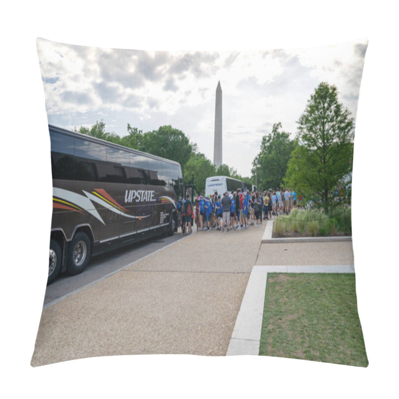 Personality  Washington DC - May 9, 2019: Crowds Of Teens And Kids On Field T Pillow Covers