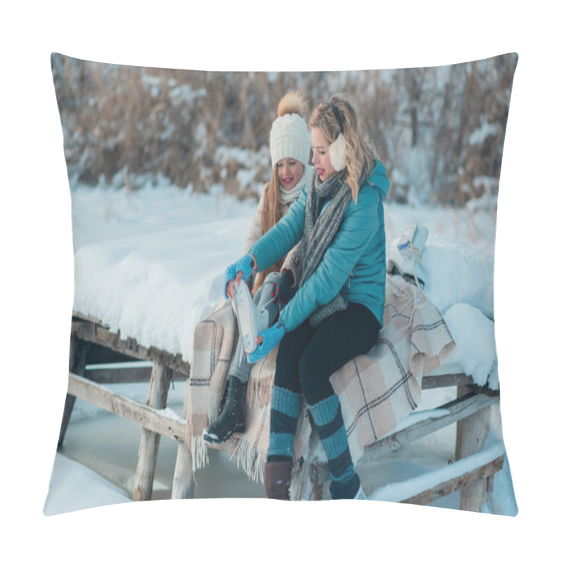 Personality  Family Sits On A Bench On The Shore Of A Frozen Lake. Pillow Covers