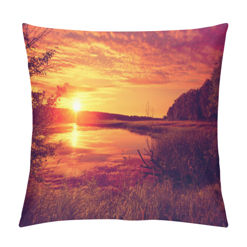 Personality  Early Morning, Sunrise Over The Lake. Misty Morning, Rural Landscape, Wilderness, Mystical Feeling Pillow Covers