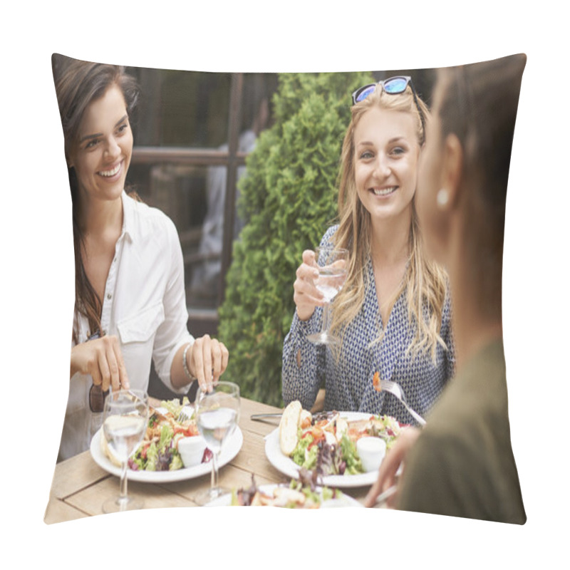 Personality  Girls Spending Time In Cafe Pillow Covers