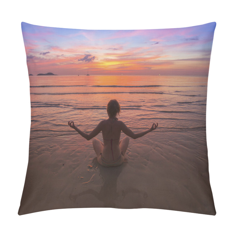 Personality  Silhouette Of Woman Meditating Pillow Covers