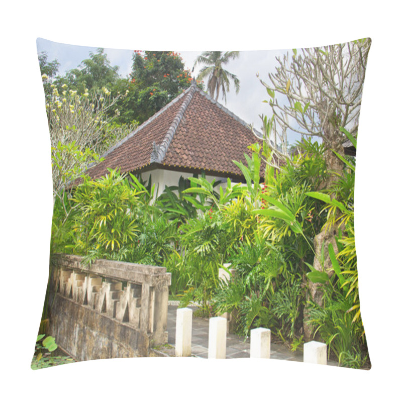 Personality  Tropical Villa In Nature Pillow Covers