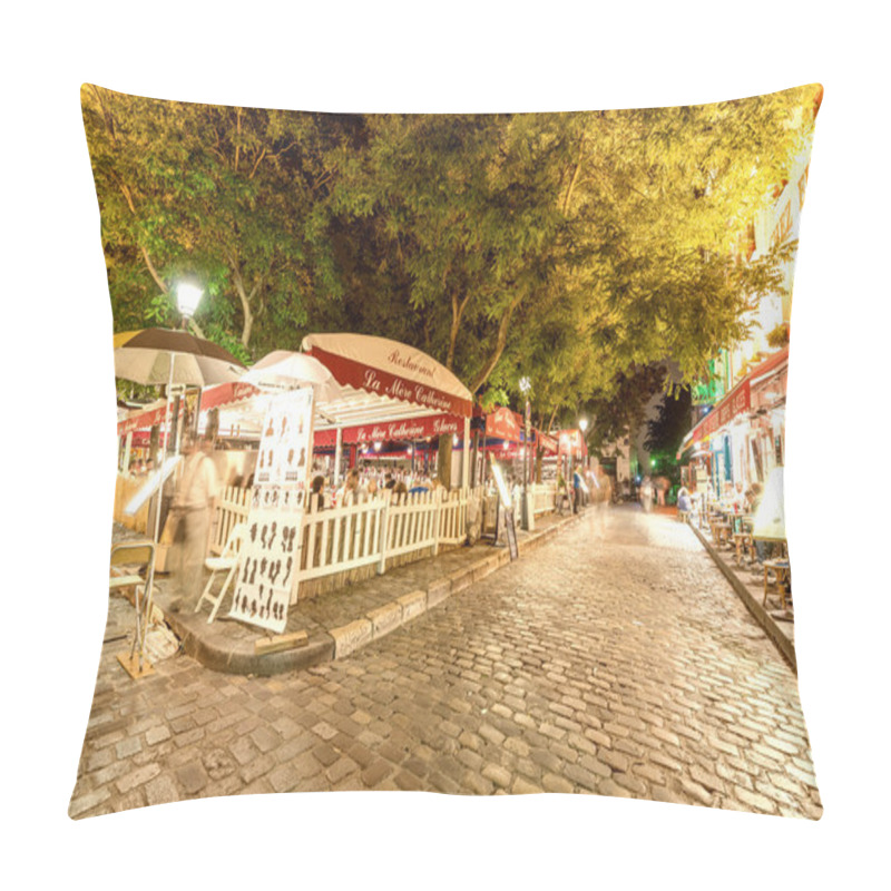 Personality  PARIS - CIRCA JUNE, 2014: Tourists In Beautiful Streets Of Montm Pillow Covers