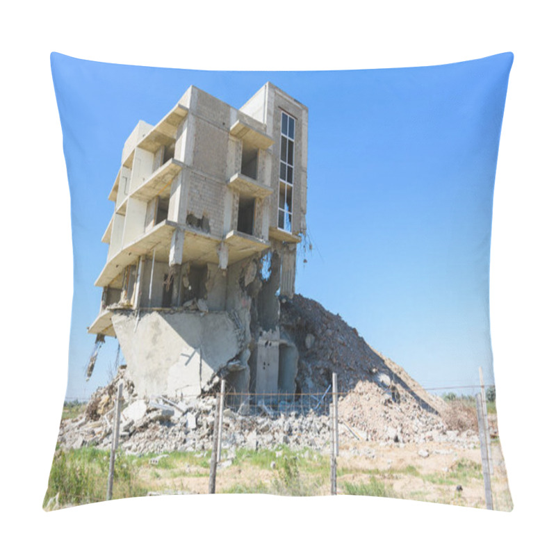 Personality  Illegal Construction On The Coastal Side, Hotel Demolition Pillow Covers