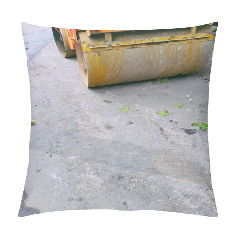 Personality  large heavy skate ramming a new asphalt in the lane of the road. pillow covers