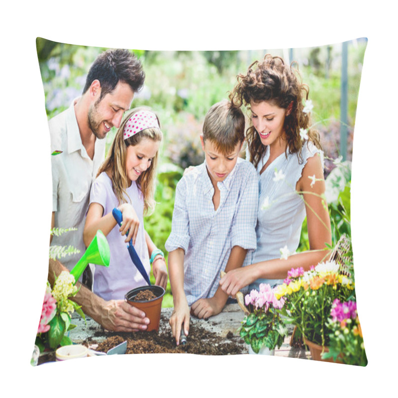 Personality  Family Have Fun In The Work  Of Gardening Pillow Covers