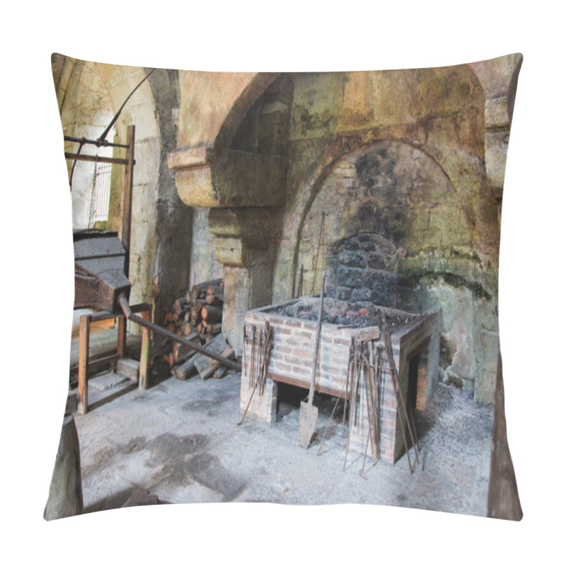 Personality  Old Fireplace Pillow Covers