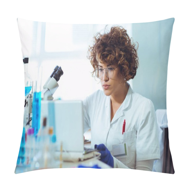 Personality  Female Scientist Working Pillow Covers