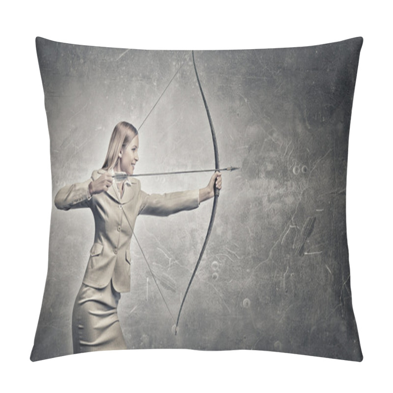 Personality  Woman Aiming Her Goal Pillow Covers