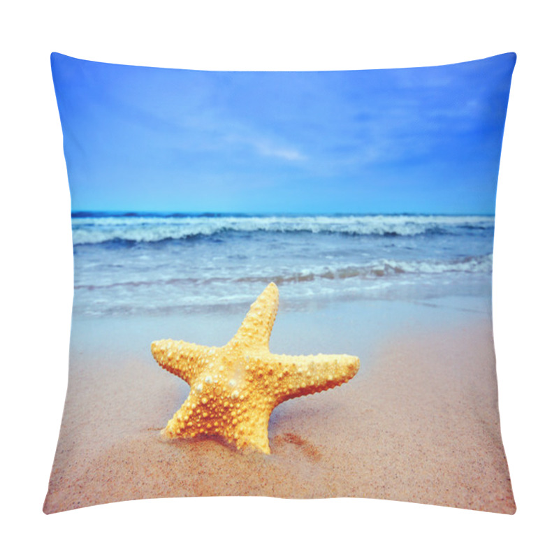 Personality  Starfish On A Beach Pillow Covers