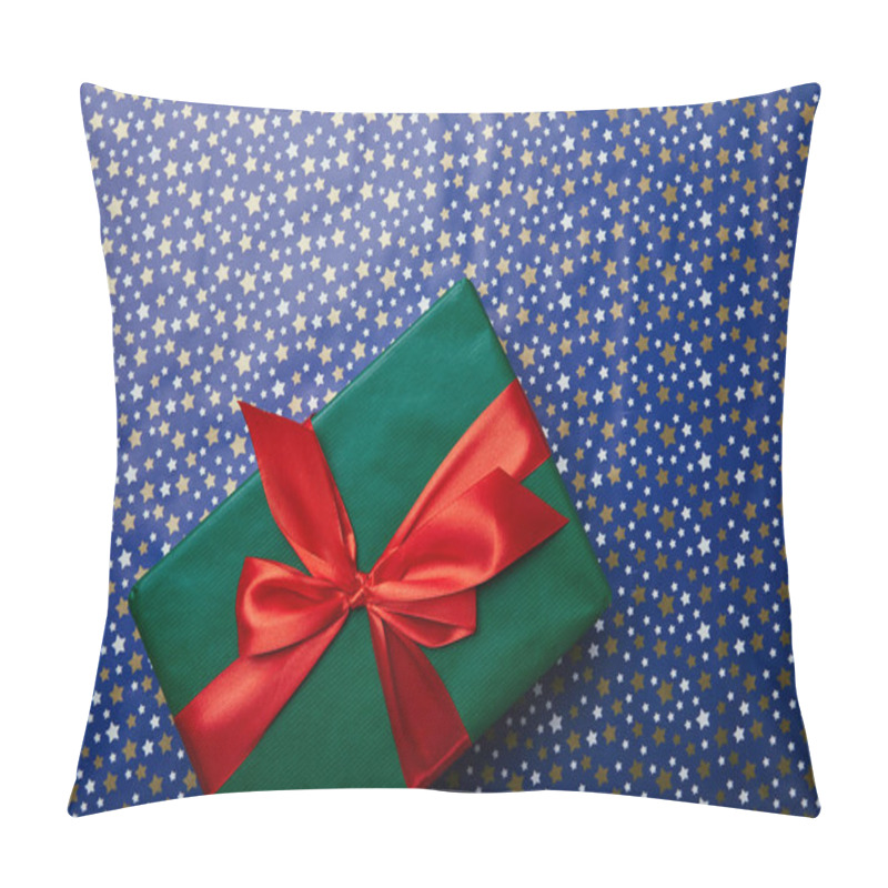 Personality  Top View Of Green Gift With Red Ribbon On Festive Wrapping Paper With Stars Pattern Pillow Covers