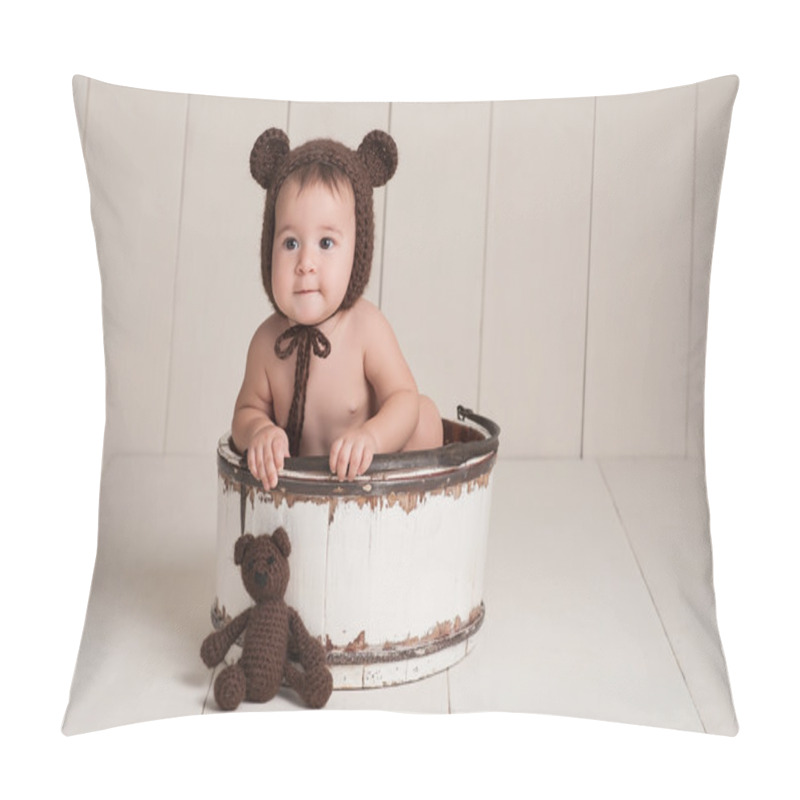 Personality  Baby Girl Wearing A Bear Bonnet With Matching Bear Toy Pillow Covers