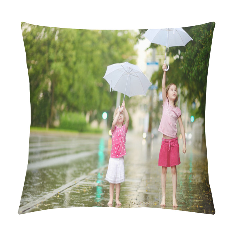 Personality  Sisters Under Rain Pillow Covers