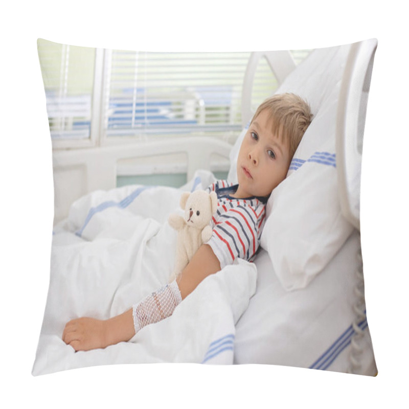 Personality  Little Preschool Child, Lying In Hospital After Accident, Mother Accompanying Him Pillow Covers