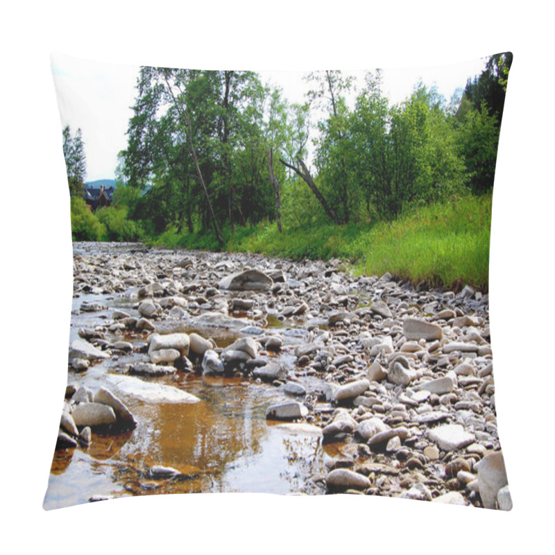 Personality  The Edge Of A Mountain River With Rocky Beach Pillow Covers